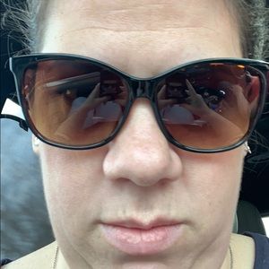 Meet your Posher, Bobbie